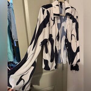 Flare sleeves blouse